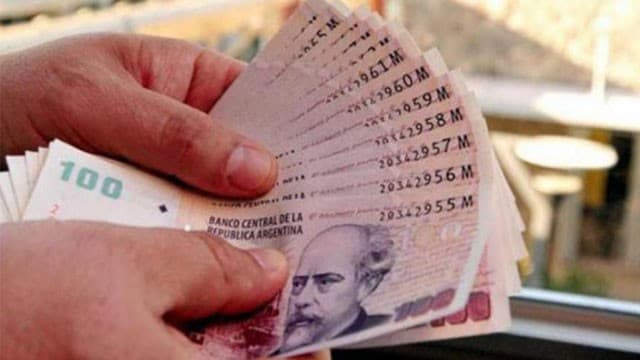 Salarios: crecieron 7,6% en agosto pero quedaron casi 5 puntos por debajo de la inflación