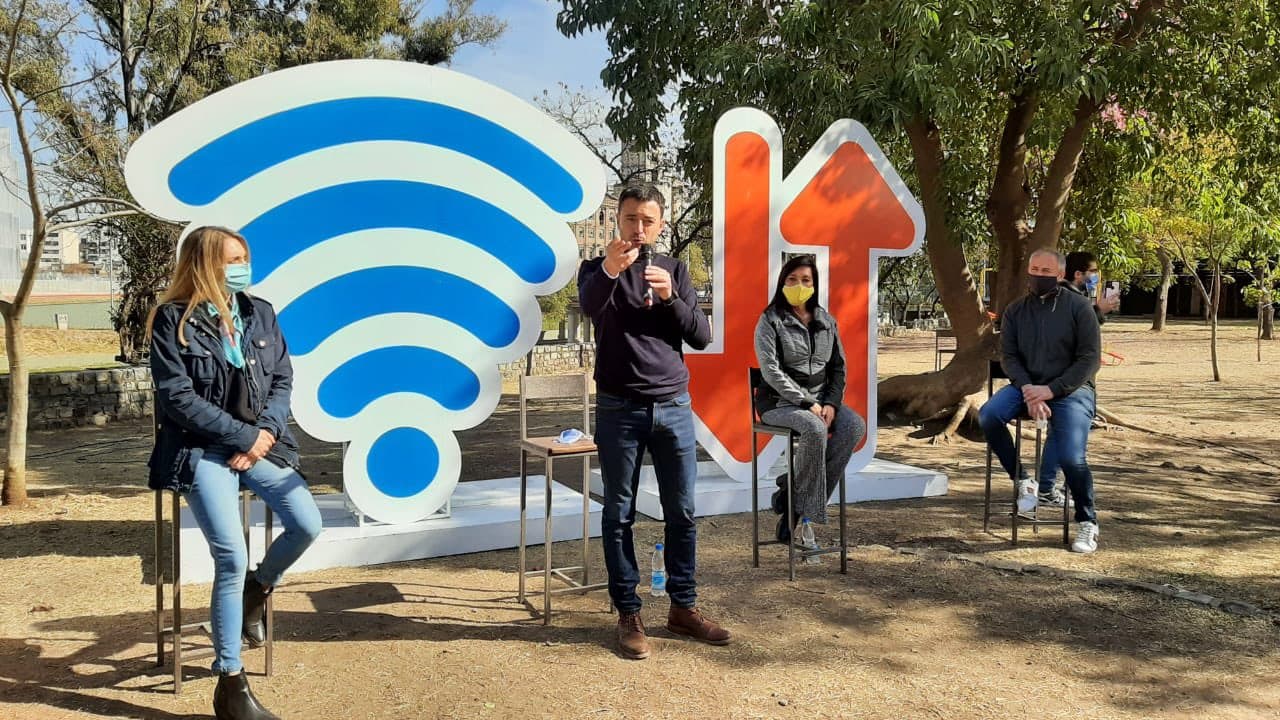 De Loredo lleva al Congreso un proyecto de conectividad para asegurar el acceso a Internet