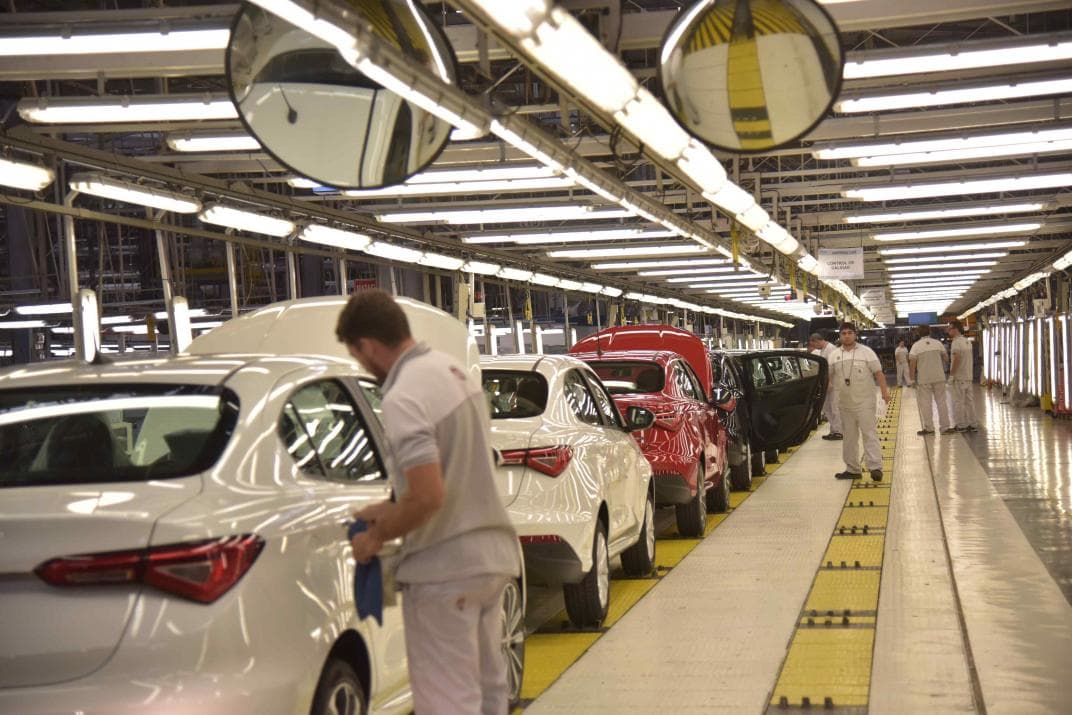 Inundaciones en Brasil: Fiat frena su producción en Córdoba por falta de insumos