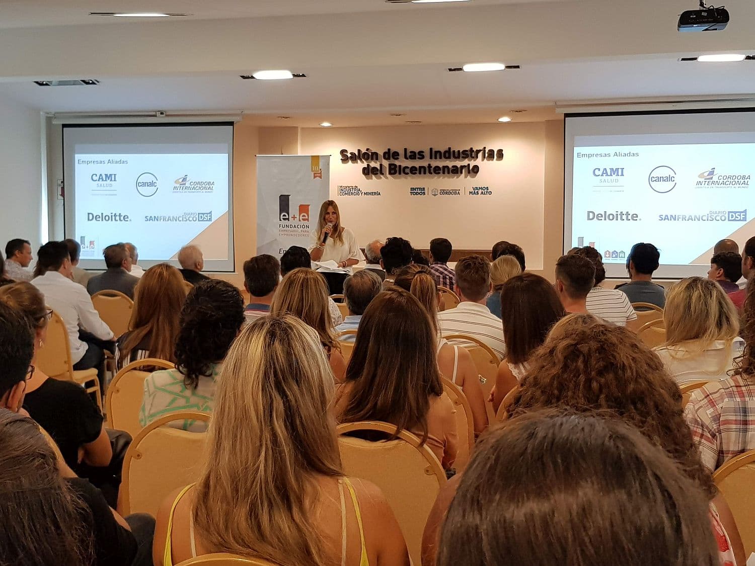 Fundación E+E capacitará a más de 100 emprendedores (en alianza con Aguas, Pavone y Vault)