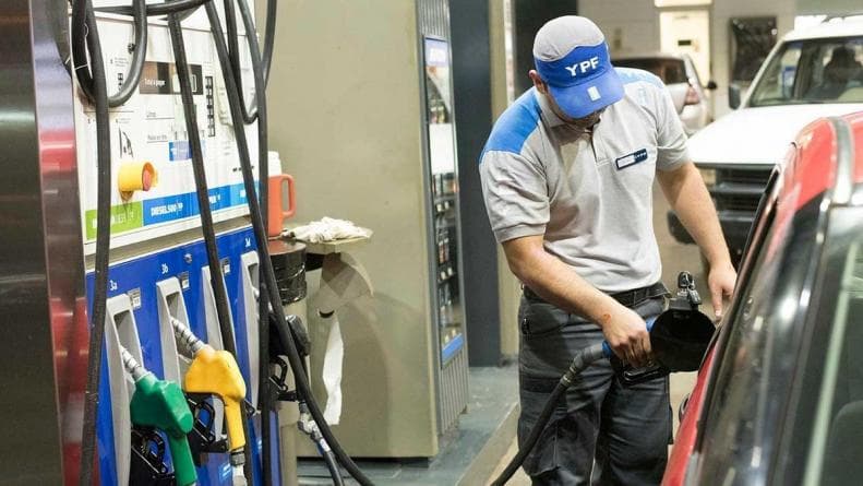 Aumentan los precios en medio del faltante de combustible: qué dijo Massa