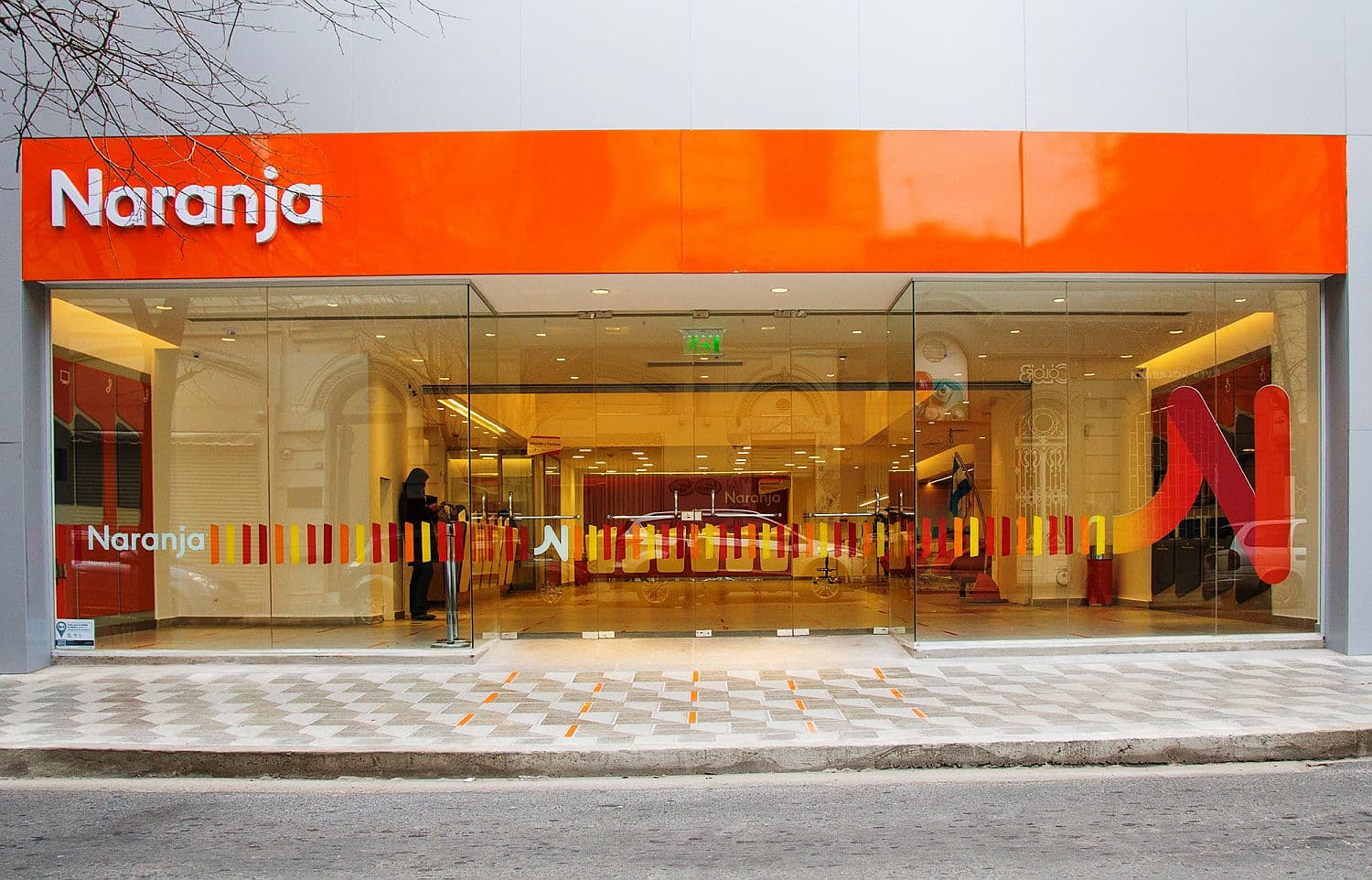 Naranja profundiza su estrategia digital con “sucursales del futuro”