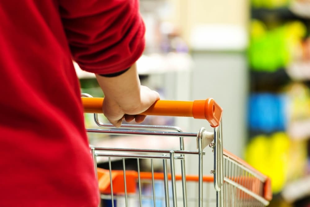 Ingresos vs necesidades: el 50 % vive con menos de U$S 273 mensuales