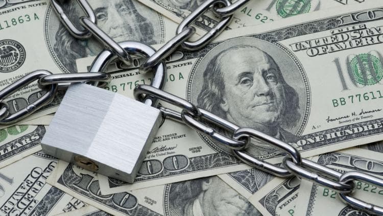 Gobierno endurece el cepo: límite de US$200 mensuales a la compra de dólares