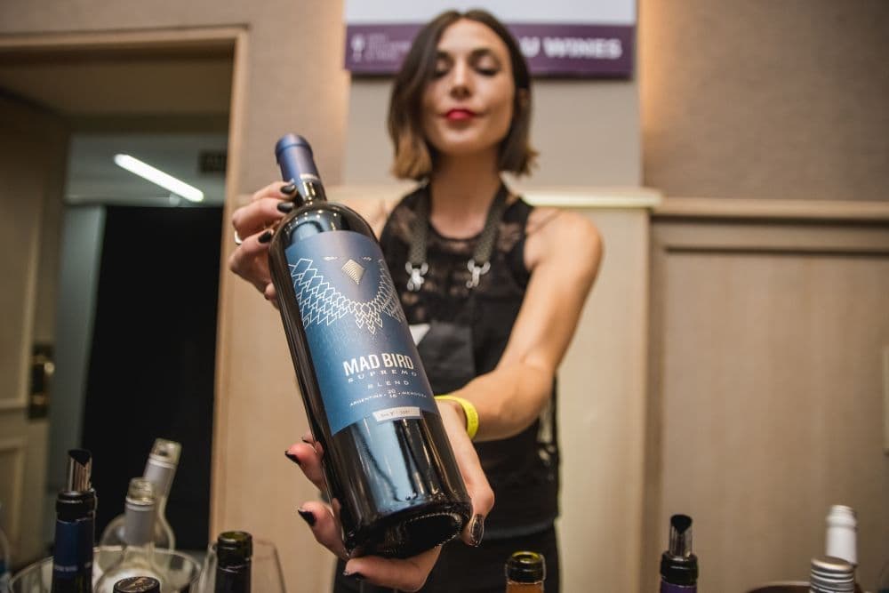 Con app propia, Expo Delicatessen & Vinos abrió las puertas de su 15° edición