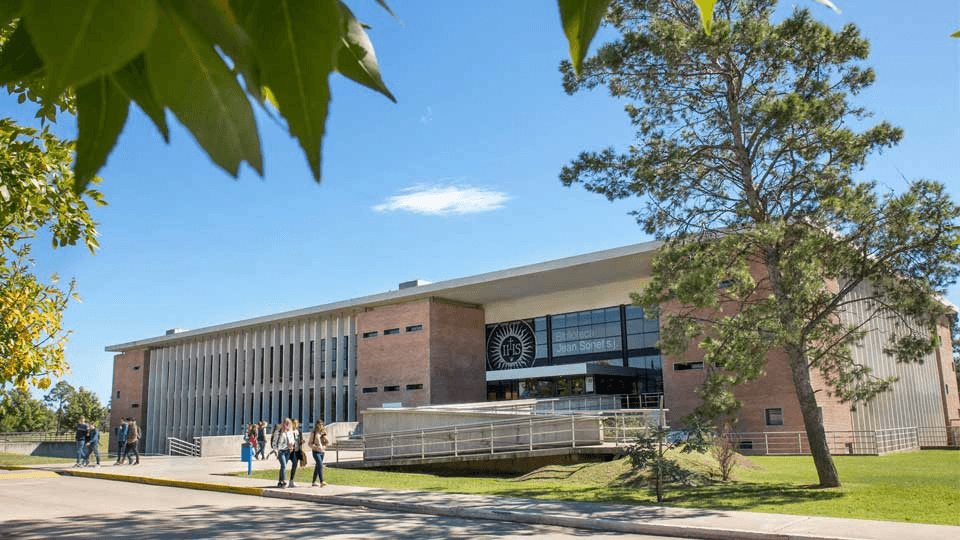 La Universidad Católica convoca a empresas para recaudar fondos para becas