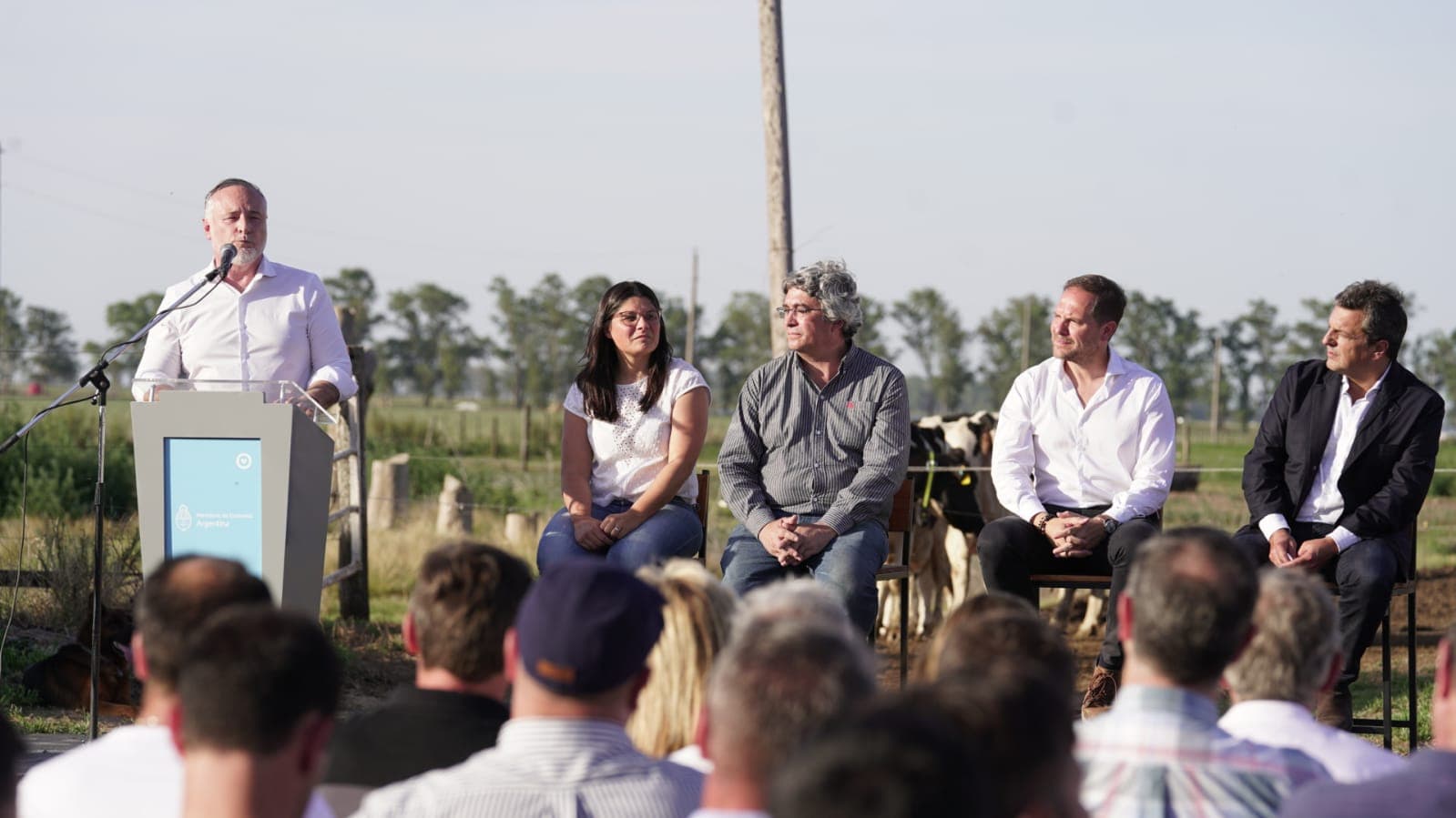 Delante de Massa, Accastello volvió a pedir eliminar las retenciones