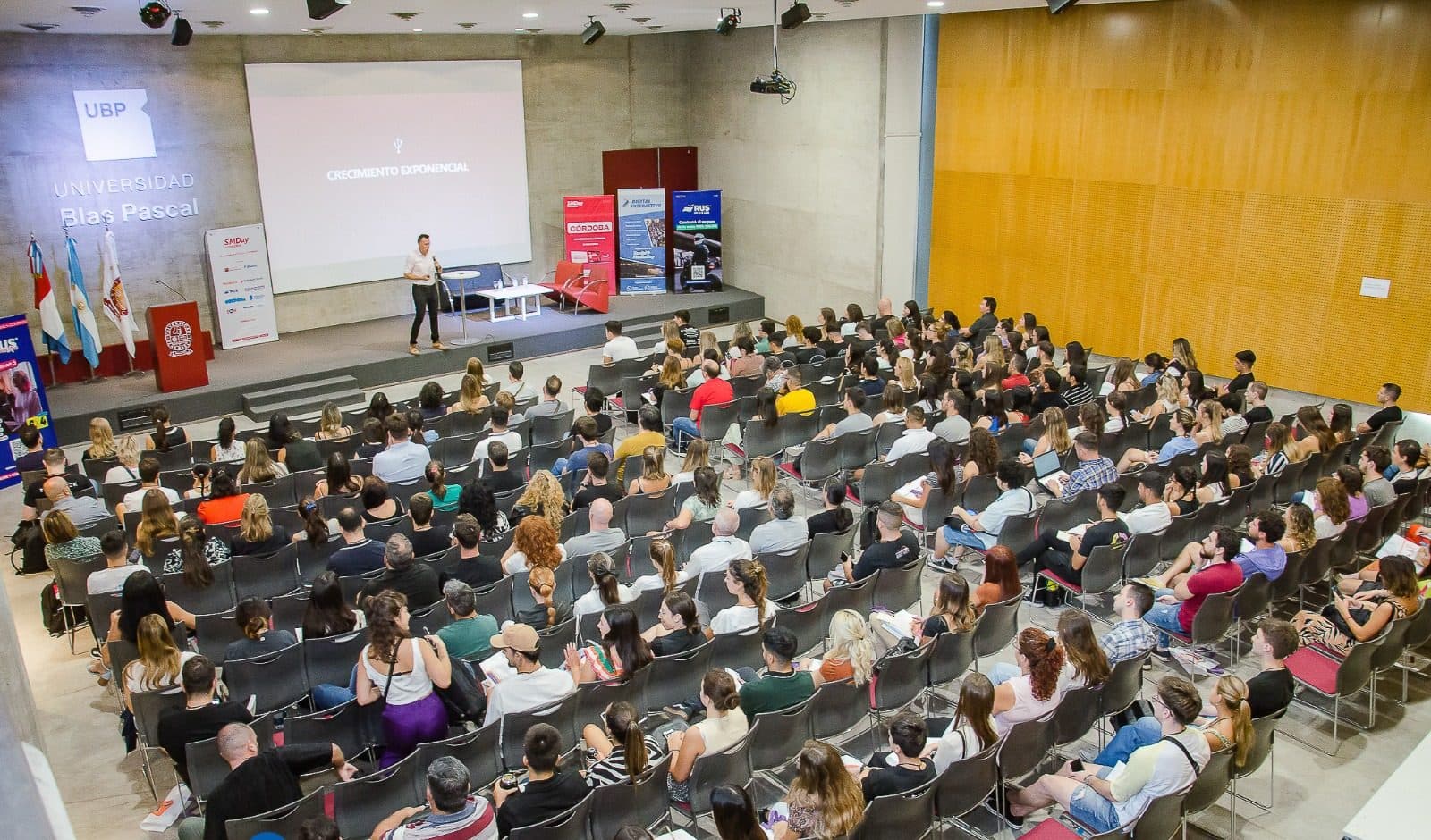 Inició la gira del Social Media Day en Córdoba con más de 300 asistentes