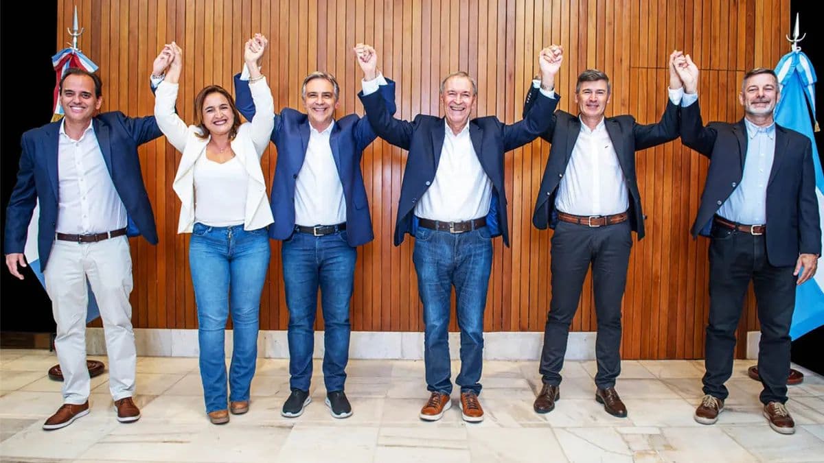 El peronismo lanza su operativo goteo para seducir a dirigentes de JxC