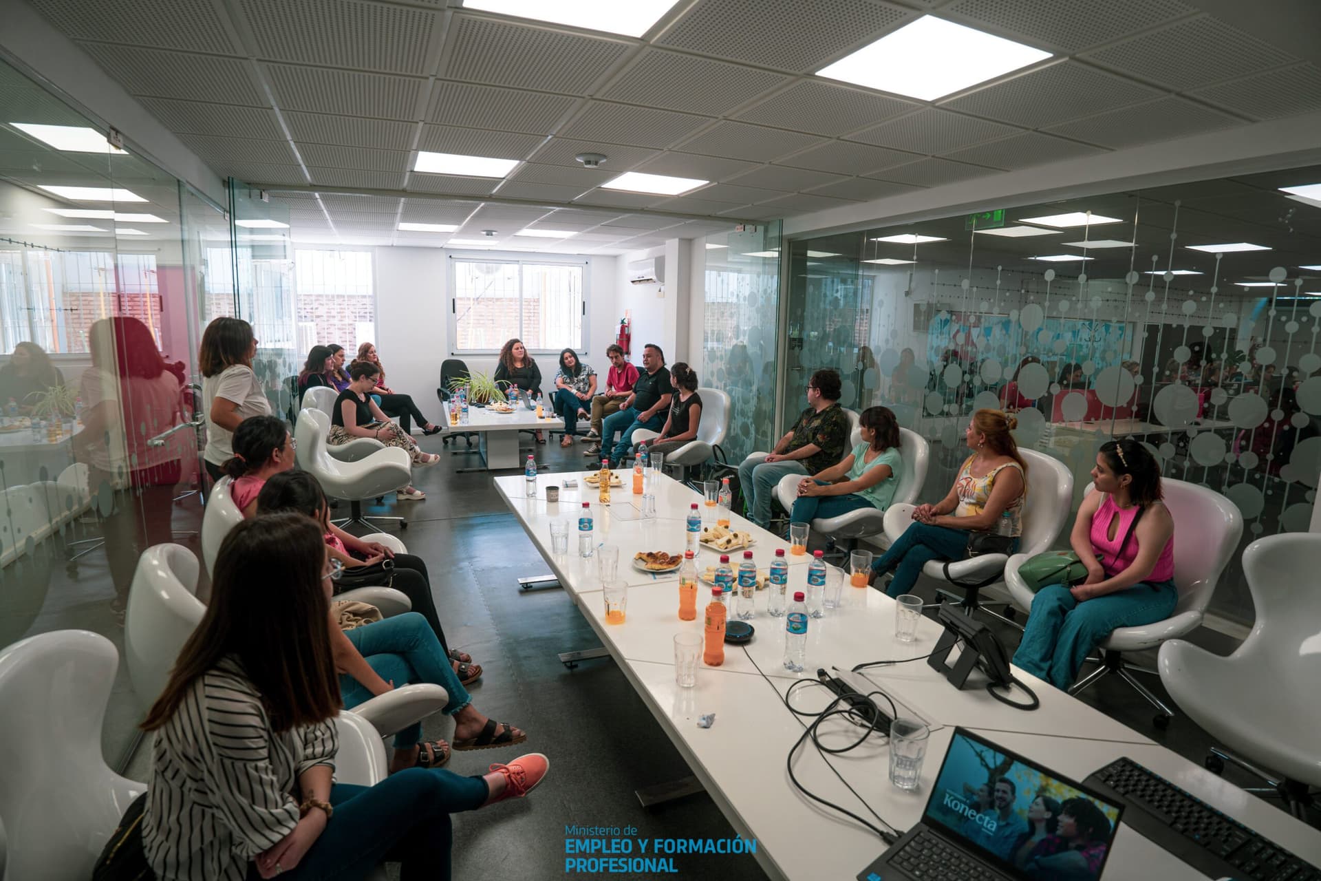 Lanzan actividad que conecta a empresas y futuros empleados