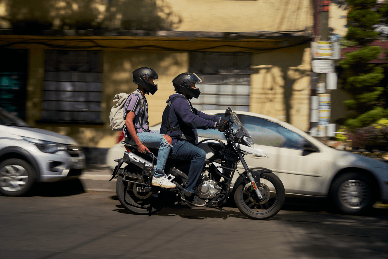 Llega a Córdoba Uber Moto y Flash Moto