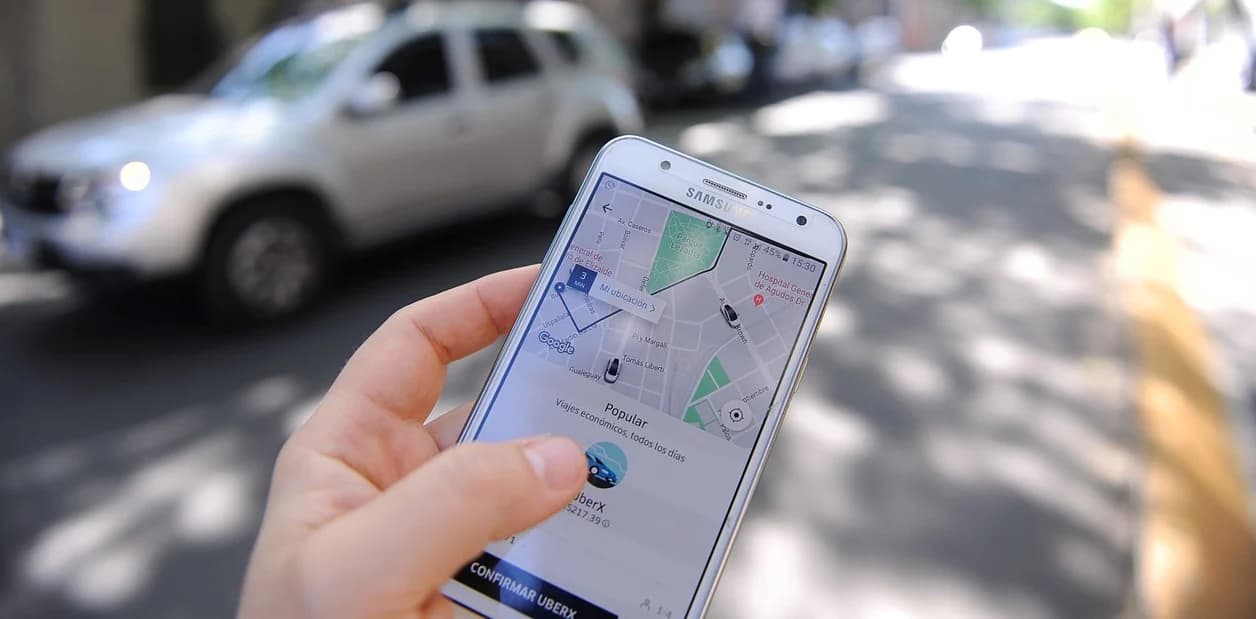 Sikora reabre el debate de UBER y Cabify