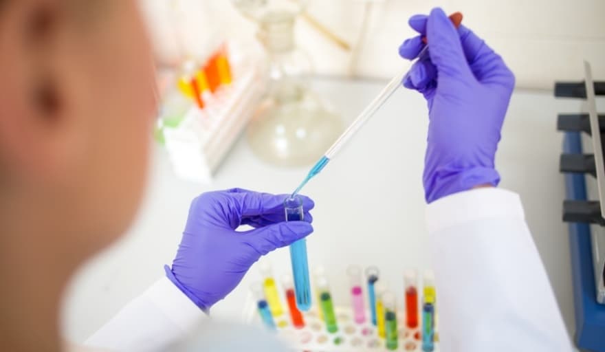 Los bioquímicos también cobrarán copago a prepagas