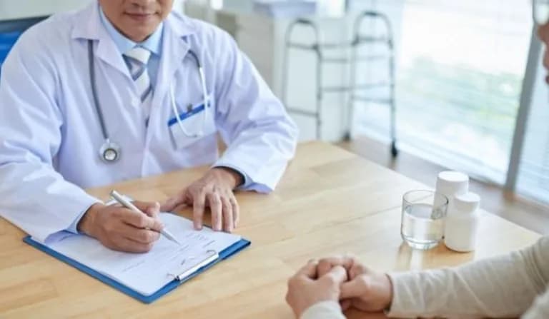 Prepagas: cocinan aumento del 40% para enero pero puede haber más