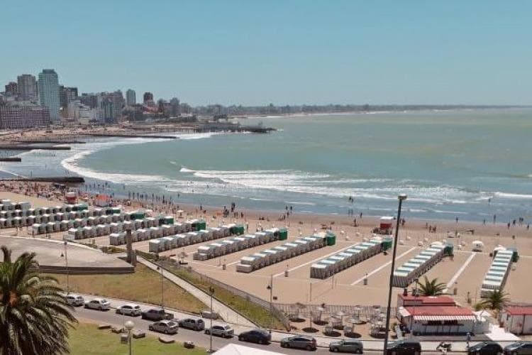 Temporada de verano: 5 de cada 10 personas de clase media no se saldrá de vacaciones