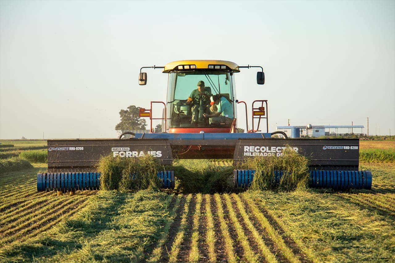 La maquinaria agrícola insiste por su Ley mientras se planta contra las retenciones de Milei