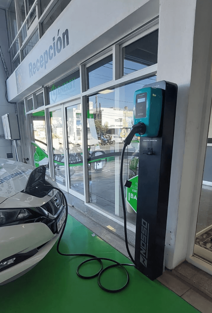 ¿Tenés un auto eléctrico? Ahora podés cargarlo en una concesionaria de Córdoba