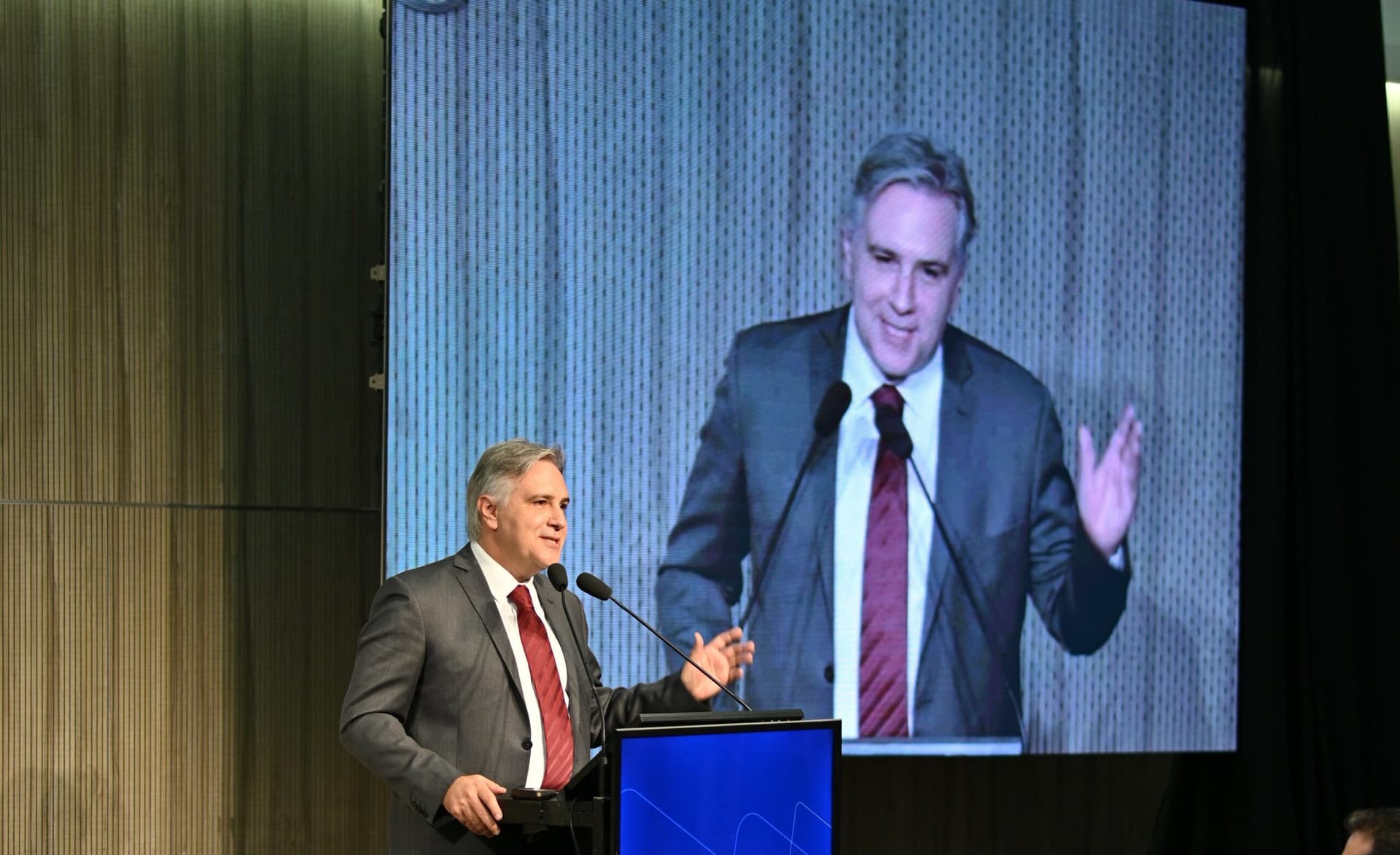 Llaryora apoyó las «medidas de shock» de Milei y dijo cuál será el rol de Provincia en medio de la recesión