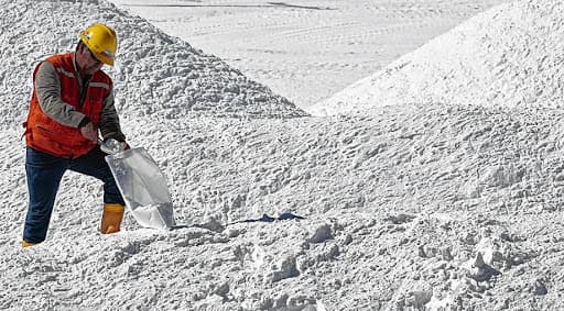 Empleo: cuáles son los perfiles más demandados por el boom del litio