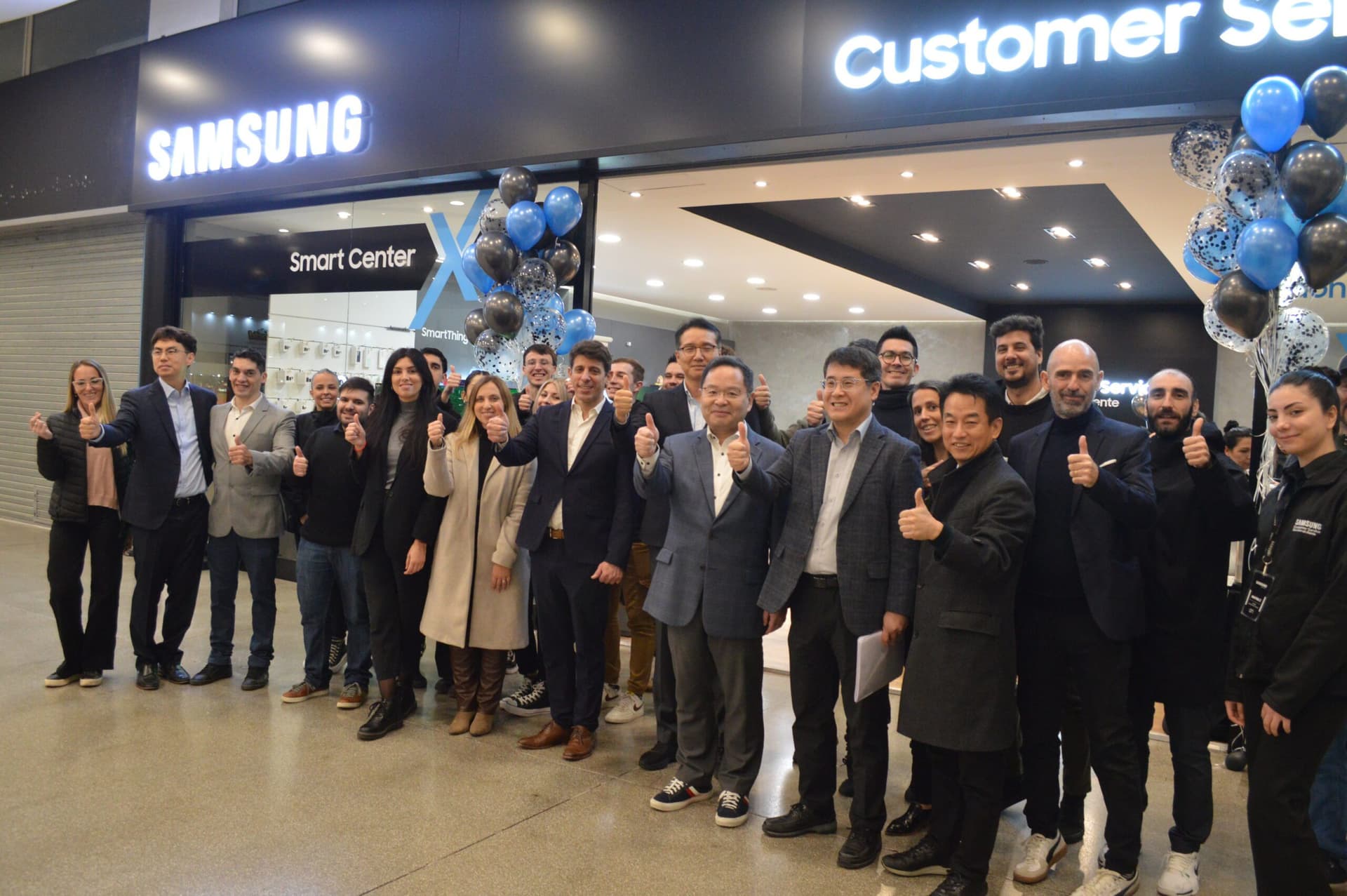 Cómo es el primer Samsung Smart Center que cortó cintas en Córdoba