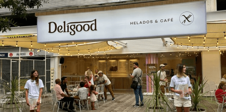 Deligood festeja la primavera y sus 900 días en el mercado regalando bochas de helados