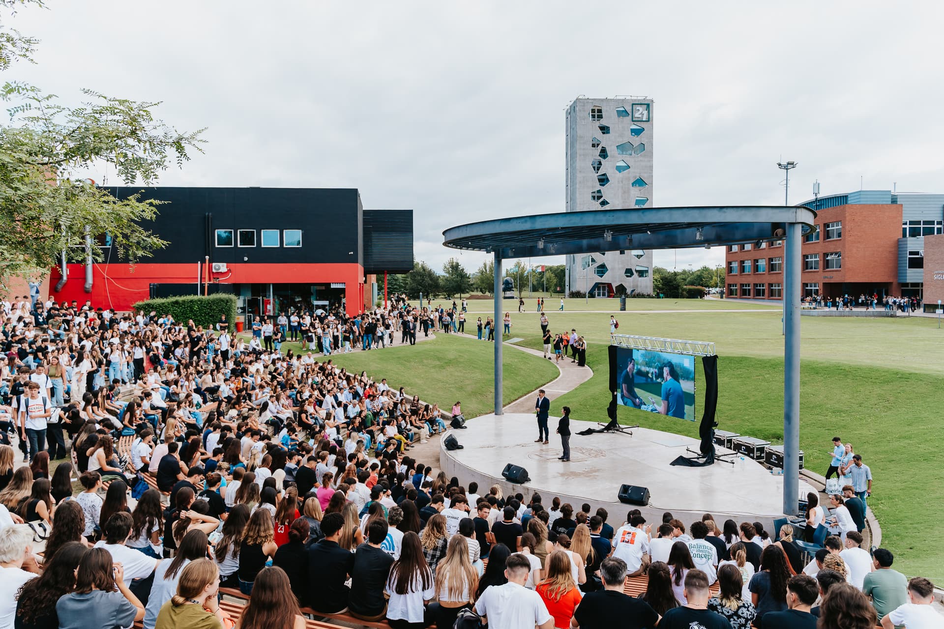 #Dossier: con foco en Salud y Tecnología, Siglo 21 refuerza oferta académica