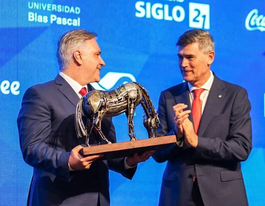 Política a punto: Llaryora mete mano en Capital para levantar la gestión de Passerini