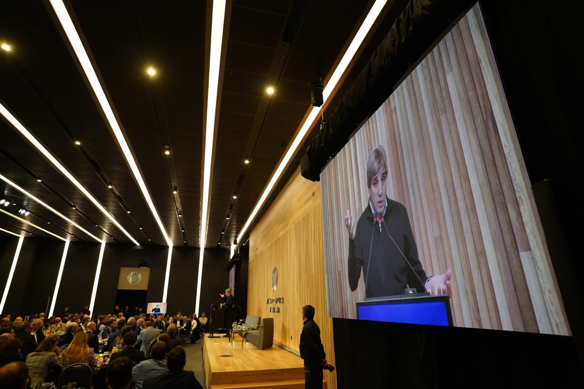 Caputo da pistas sobre la reforma que viene y el nuevo mapa impositivo que imaginan