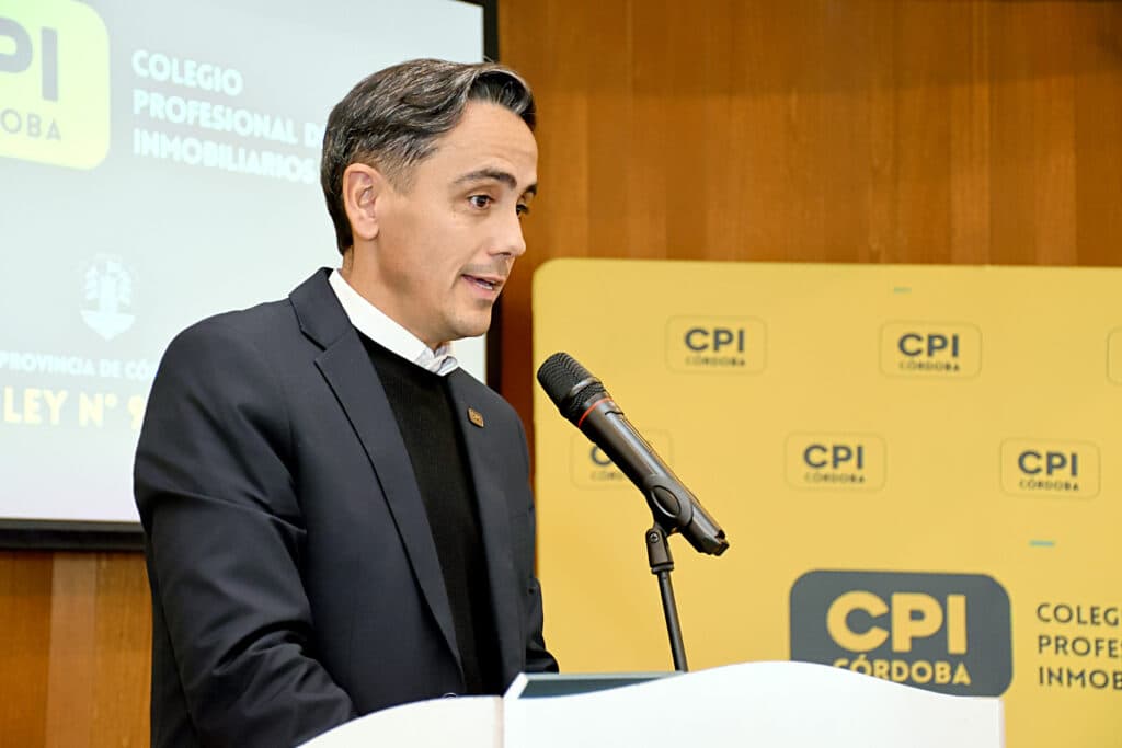 Péndola defendió a los colegios profesionales y criticó la desregulación: “No somos el problema, somos la solución”