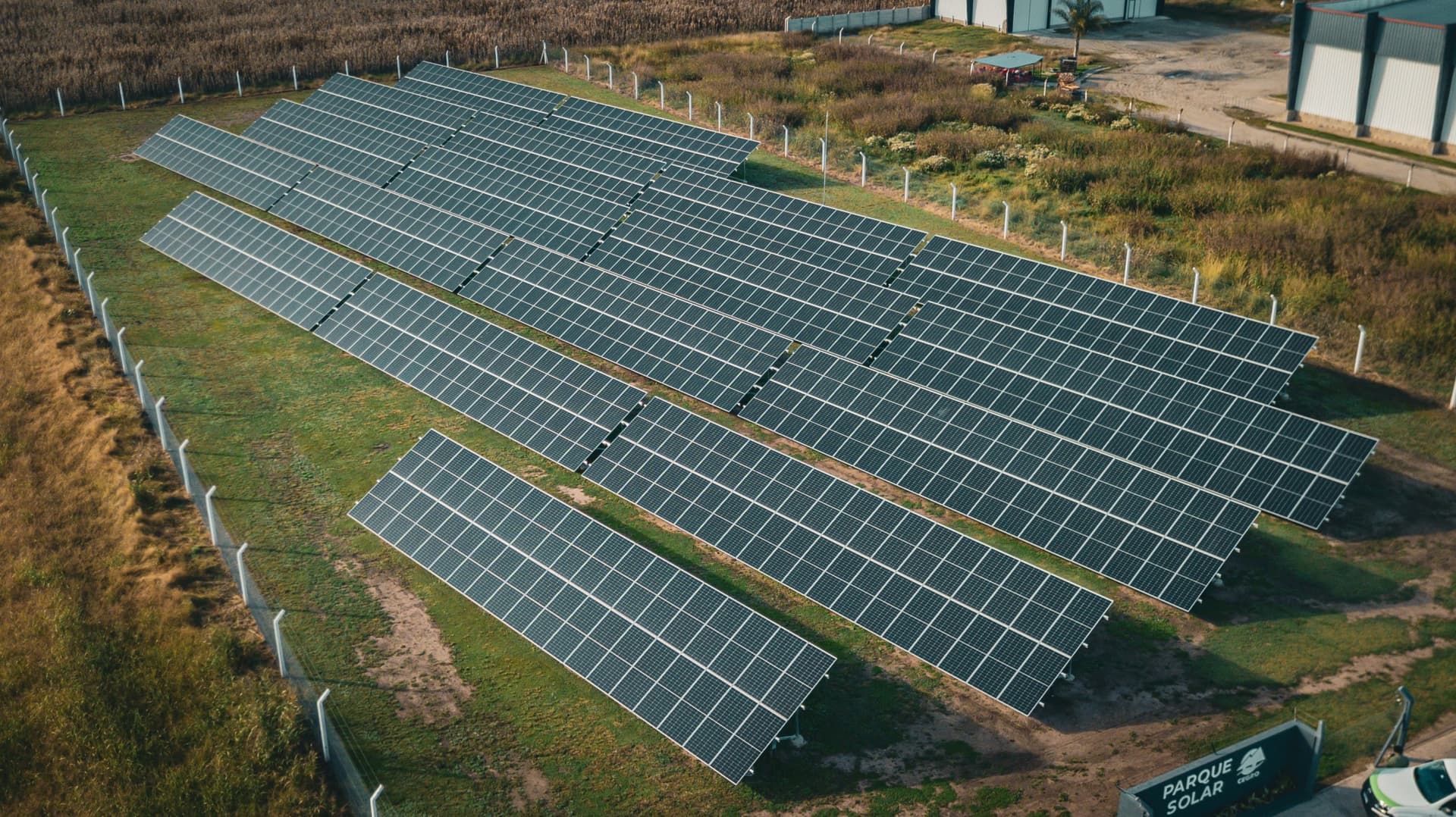 General Roca inaugura un parque solar comunitario con 684 paneles y energía para 200 familias