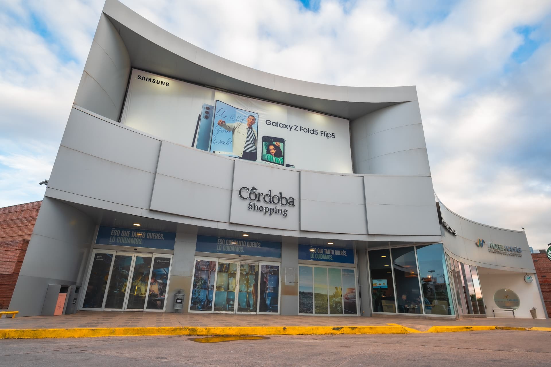 Moda, tendencias y experiencias: Córdoba Shopping presenta CHAPTER SS25/26