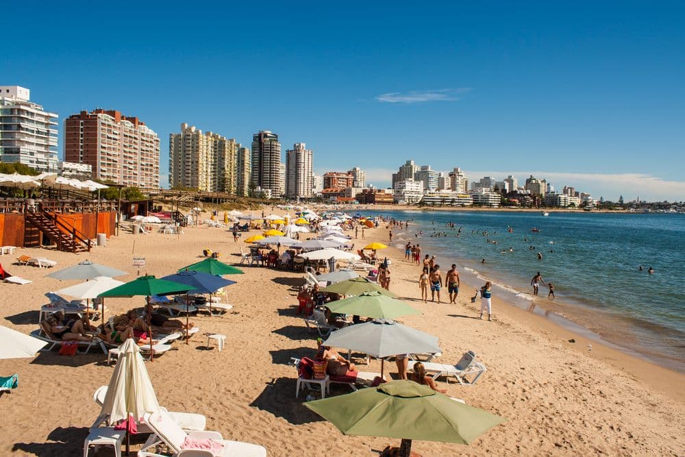 Cómo pagar en el exterior sin recargos en 2025: guía para argentinos