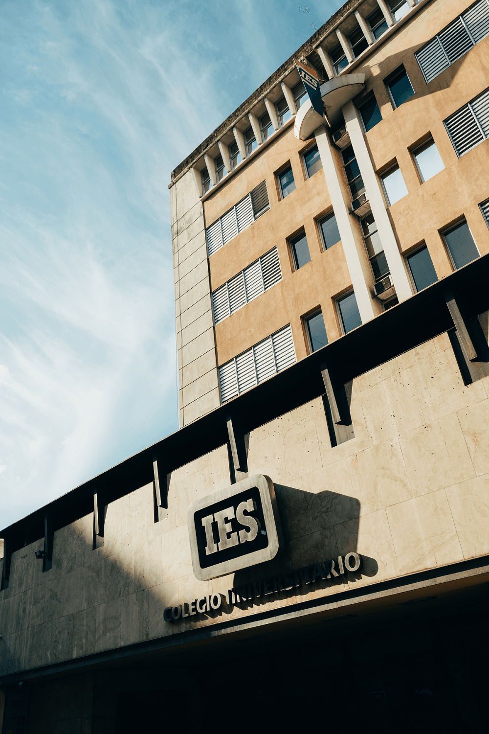 El IES lanza dos nuevas carreras innovadoras que responden a las demandas del mundo laboral