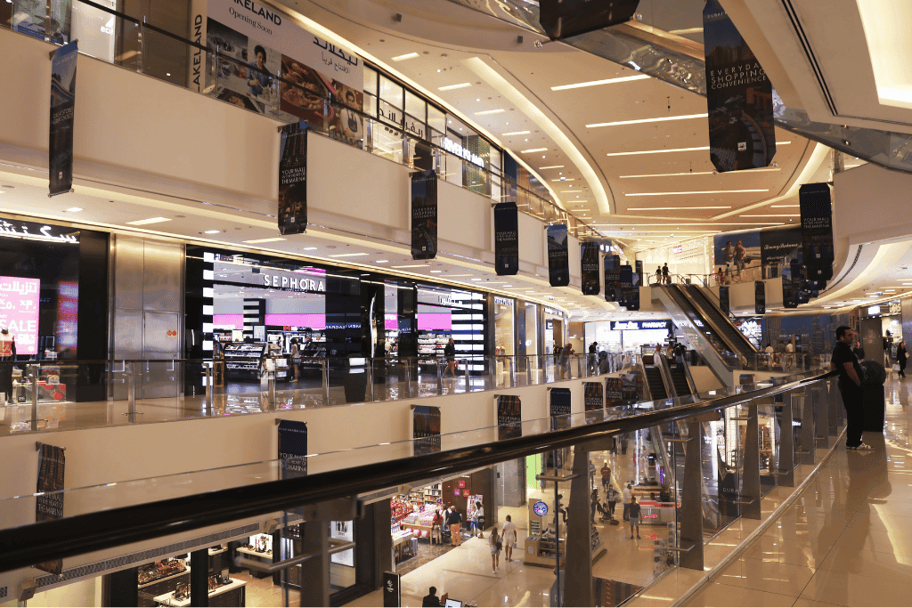 Vestirse, comer o equiparse: qué es más caro y qué resulta más accesible en Argentina