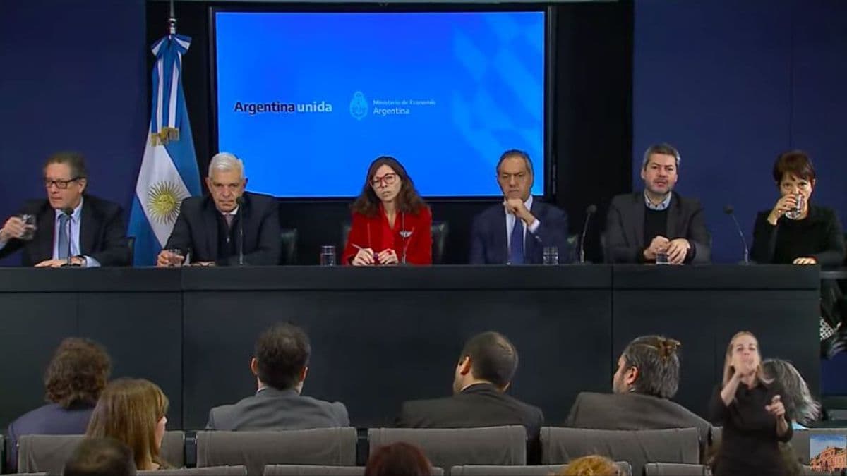 Batakis anunció medidas y aseguró que «el Estado no está para ahorrar, sí para ser solvente»