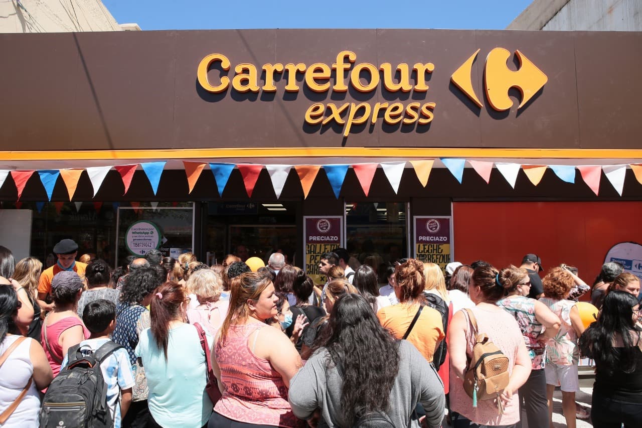 Con una inversión de $40 millones, Carrefour desembarcó en Cosquín con su formato «express»