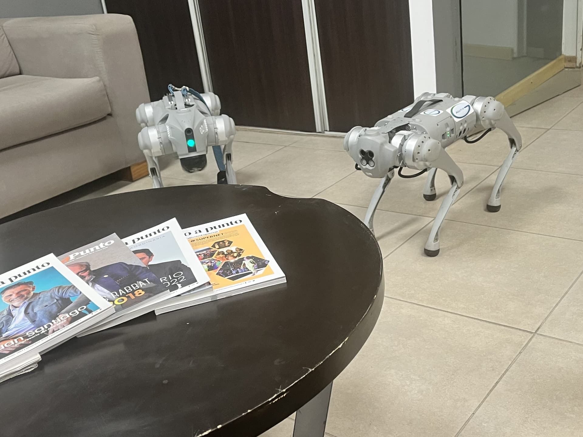 Aipha-G lanza en Córdoba perros robot para seguridad y control industrial