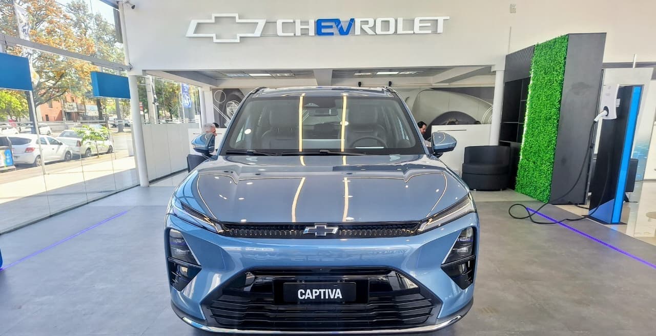 Con más de 1.000 km de autonomía y desde US$ 37.000, Chexa presentó la nueva Captiva híbrida enchufable