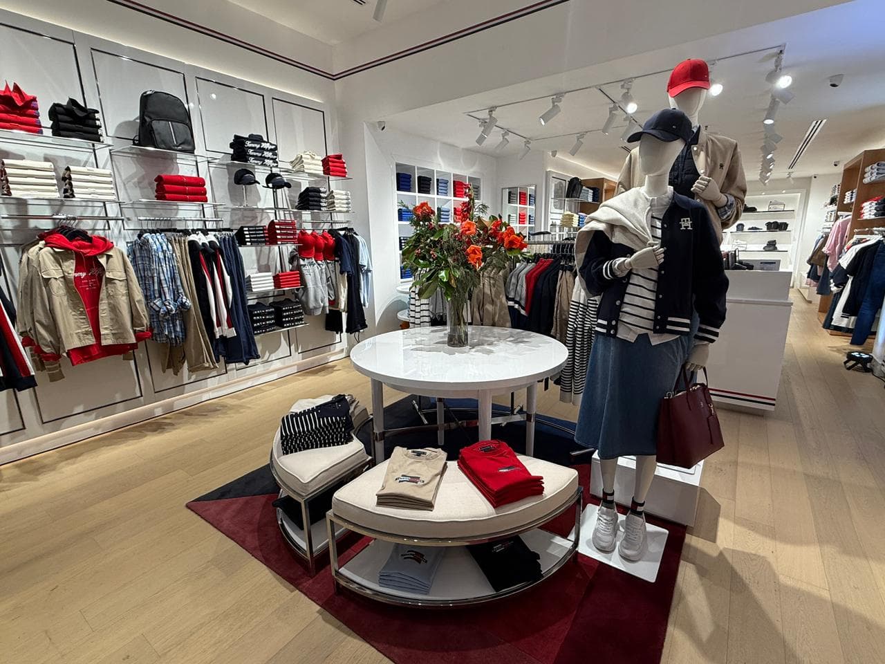 Nuevo jugador internacional en Nuevocentro Shopping: Tommy Hilfiger ya opera en Córdoba