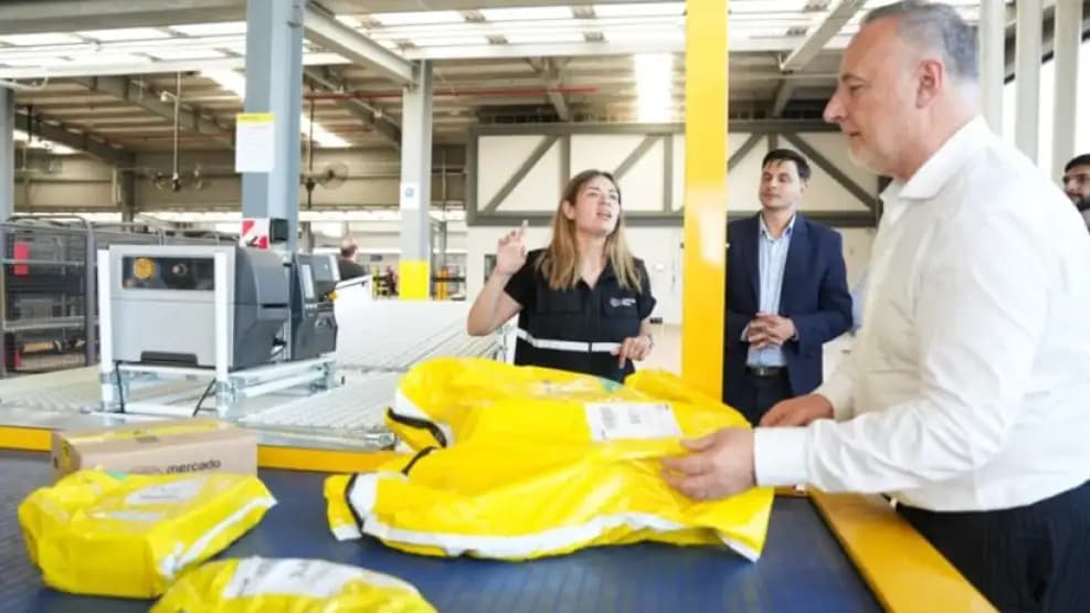 Accastello festeja los 220 empleos de Mercado Libre en Villa María aunque tracciona para que multiplique sus operaciones