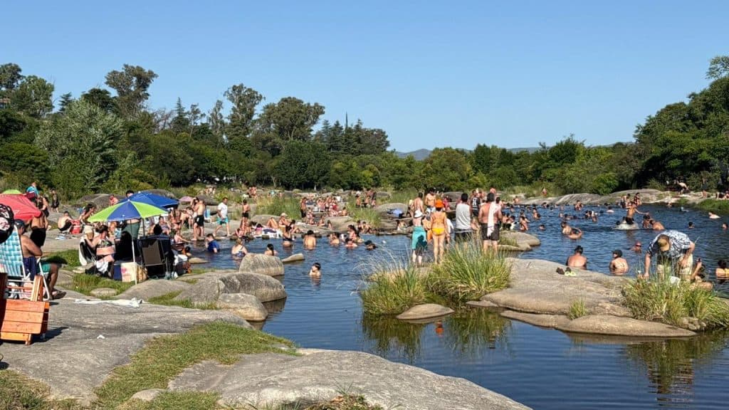 Temporada 2026: el turismo de verano ya mueve casi un billón de pesos en Córdoba